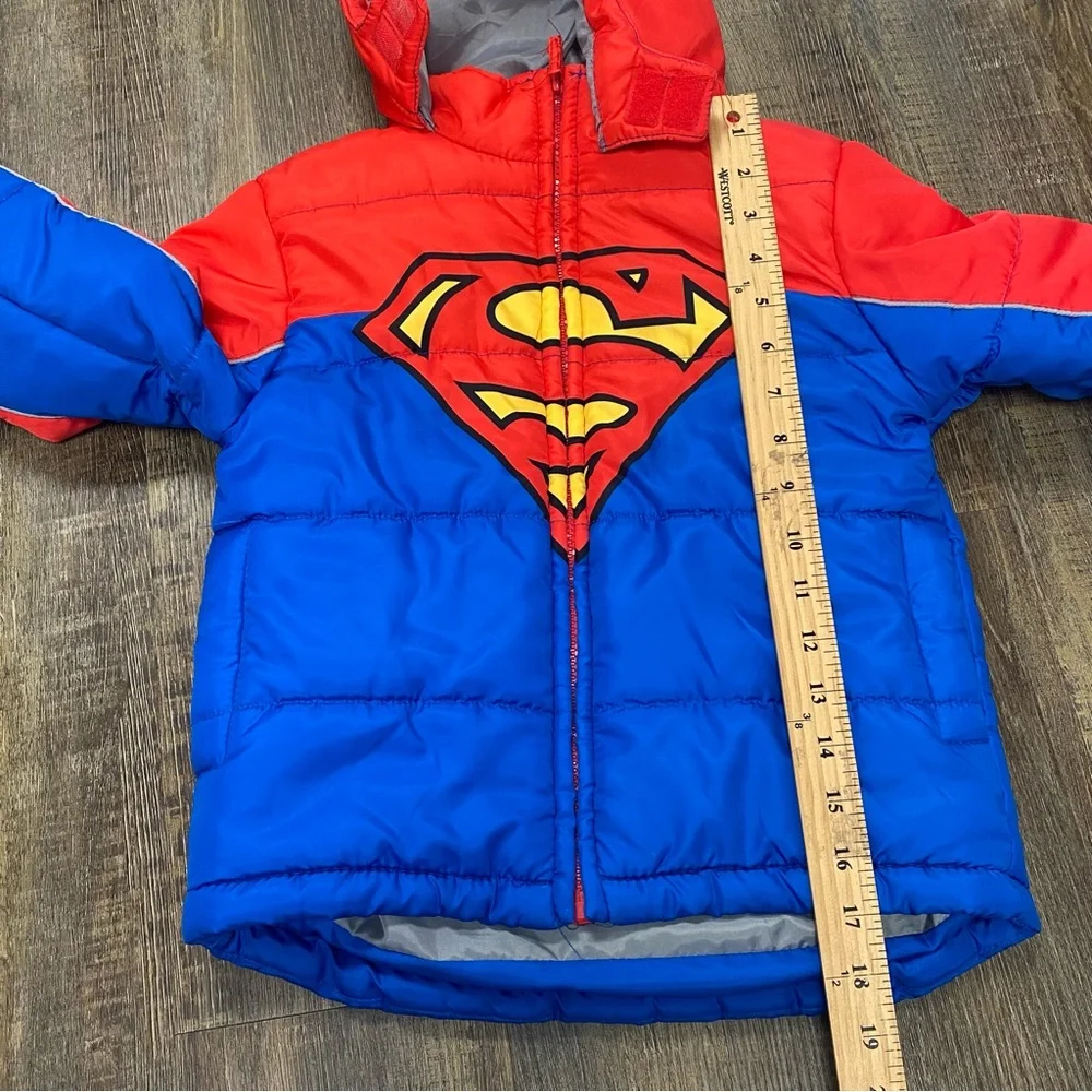 DC Comics Superman Kids Puffer Hooded Jacket - Red and Blue Size 5/6 - Picture 7 of 14